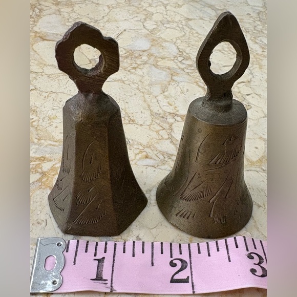 2 VINTAGE BRASS Sarna of India BELLS - Picture 3 of 9